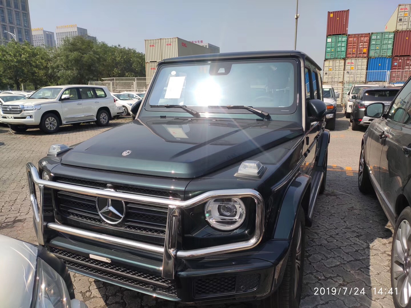 小汽車物流托運導讀：網絡時代的快速發展，達到了誰都不出家而知天下的境界。車主想去遠距離。不像以前那樣長時間忍受疲勞駕駛的痛苦。用少量的錢把車托運到目的地就可以了。在現在的互聯網信息時代，大小轎車托運的物流公司有千萬多家。請注意選擇轎車托運公司的三大陷阱。    　　小汽車物流托運需要注意什么？